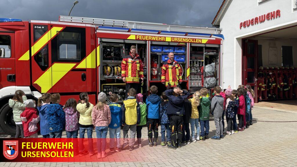 Kindergarten Ursensollen zu Besuch bei der Feuerwehr