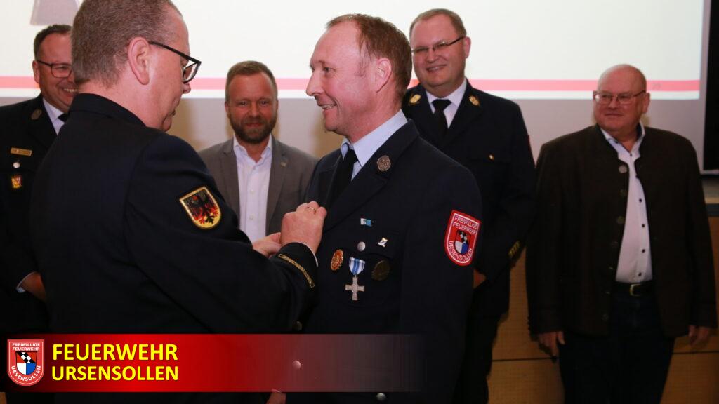 Andreas Färber erhält Ehrenkreuz in Silber